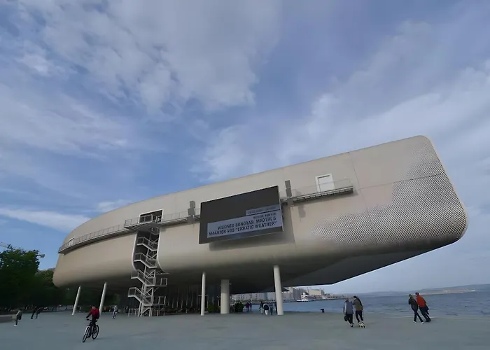 Con Encanto Raices アパート *